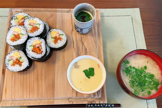 Tokyo 7hr Private Guided Tour & Sushi Roll Making Experience - Key Points