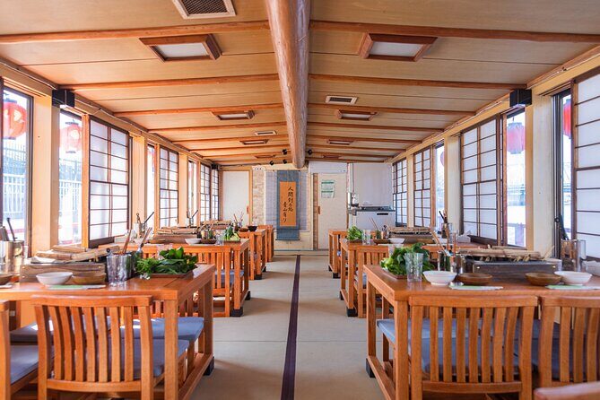 Tokyo Bay Yakatabune Dinner/Day Cruise with Japan Show & Drinks - Key Points