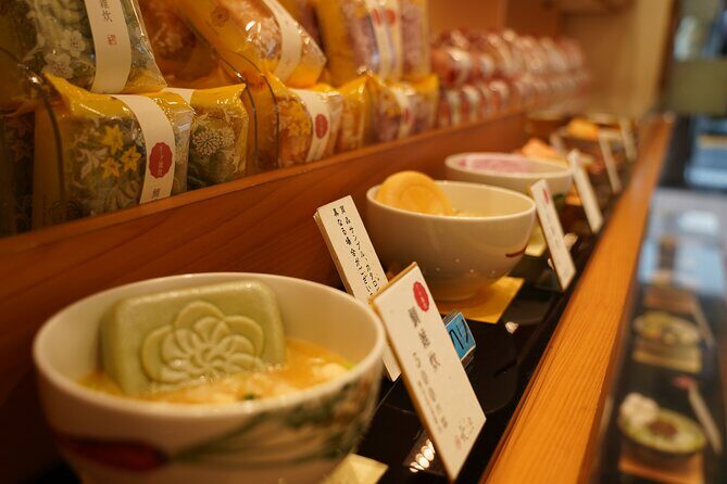 Tokyo Local Foodie Adventure near Roppongi - Stop 3: Azabujuban Shotengai — Shopping and Souvenirs