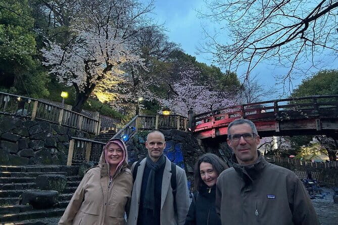 Tokyo Sakura Cherry Blossom Viewing w/One Sake Hanami Bento - Key Points