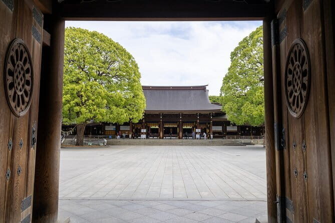 Tokyo Small Group Tour with Guide - Going Beyond the Sights: What You’ll Experience