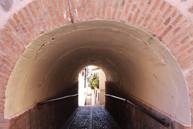 Toledo Private Half Day Tour Cathedral Santo Tome and Synagoge - The Sum Up