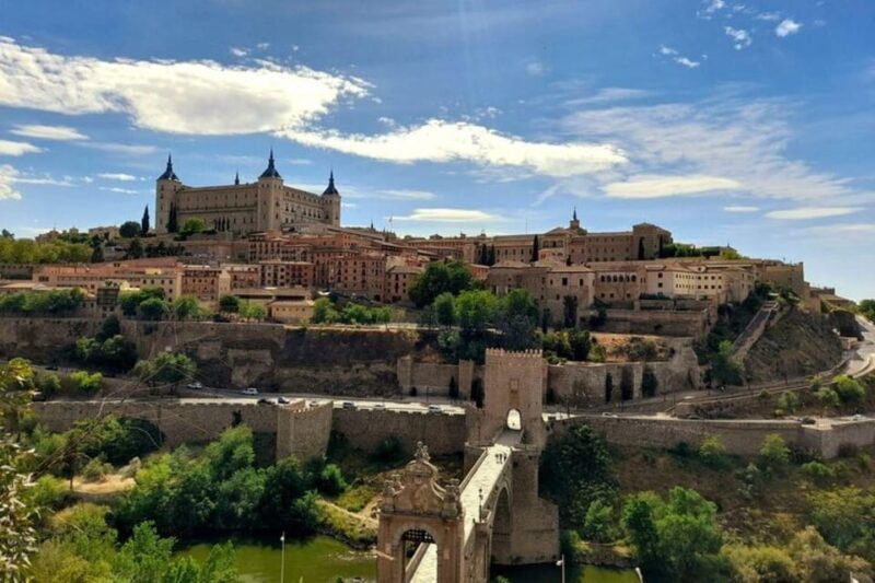 Toledo: Private Walking Tour with a Local Guide - Authenticity and Guide Experience