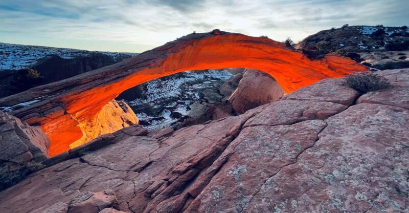 Tonalea: Guided Eggshell Arch Hike w/ Day or Sunset Options - Key Points
