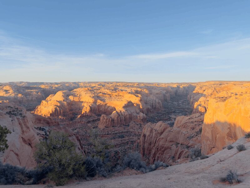 Tonalea: Guided Eggshell Arch Hike w/ Day or Sunset Options - Who Should Consider This Tour?