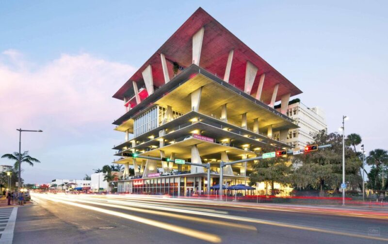 Top 10 South Beach Highlights Tour - Lincoln Road & Espanola - Key Points