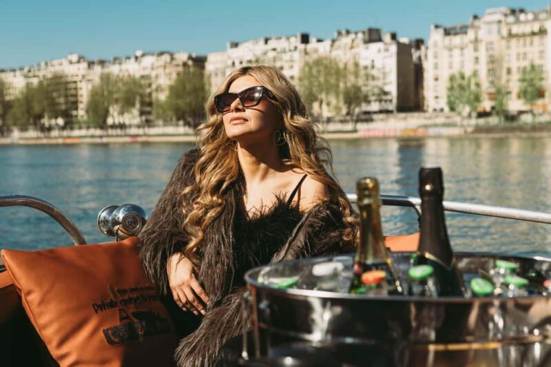Top Private Cruises in Paris with Champagne + more surprises - FAQ