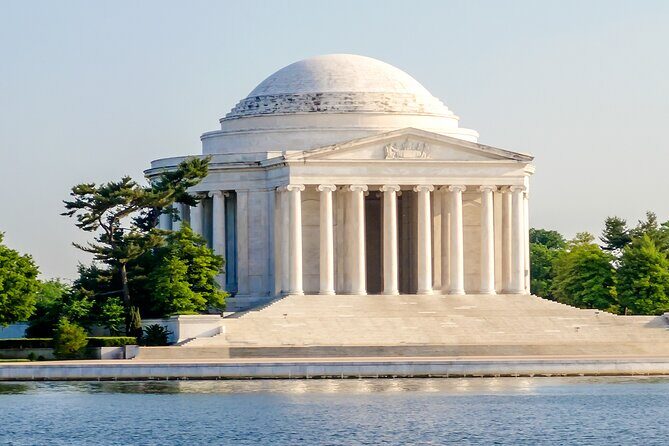 Top Tidal Basin Explorer of Thomas Jefferson FDR & MLK Memorials - Key Points
