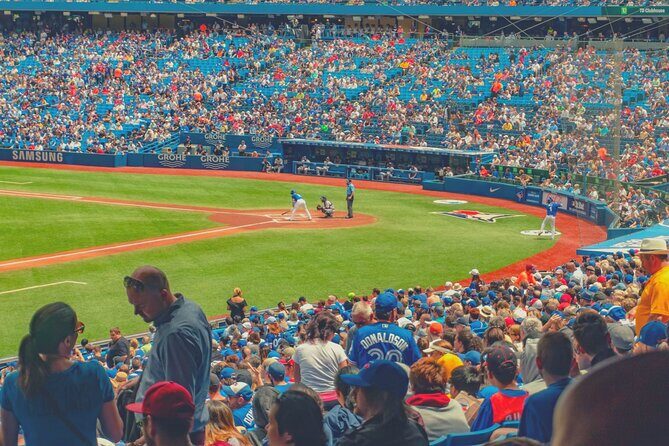 Toronto Blue Jays Baseball Game at Rogers Centre - A Closer Look at the Experience
