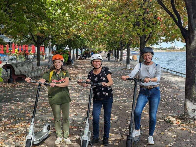 Toronto Discovery District Highlights Tour | 2-Hour - Authentic Experiences and Honest Insights