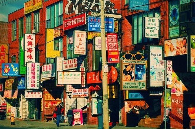 Toronto Must-See Attractions Walking Tour With A Guide - Practical Tips