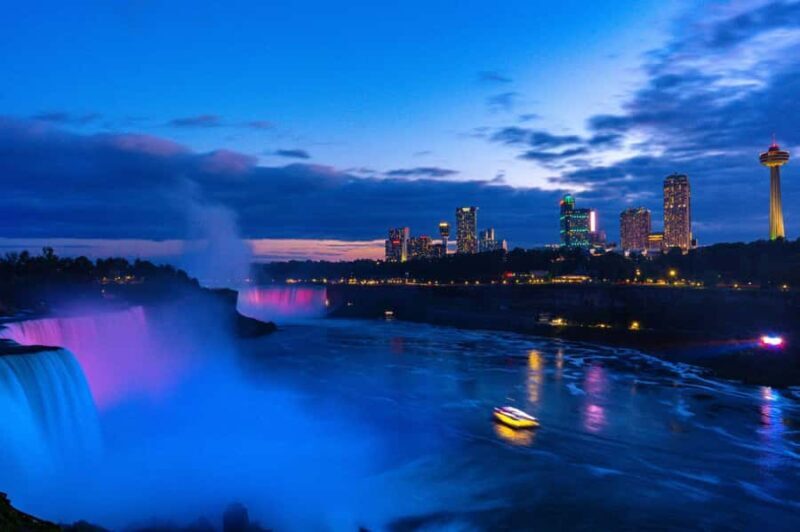 Toronto: Niagara Falls Evening Tour with Fireworks - An Organized Nighttime Glimpse of Niagara Falls
