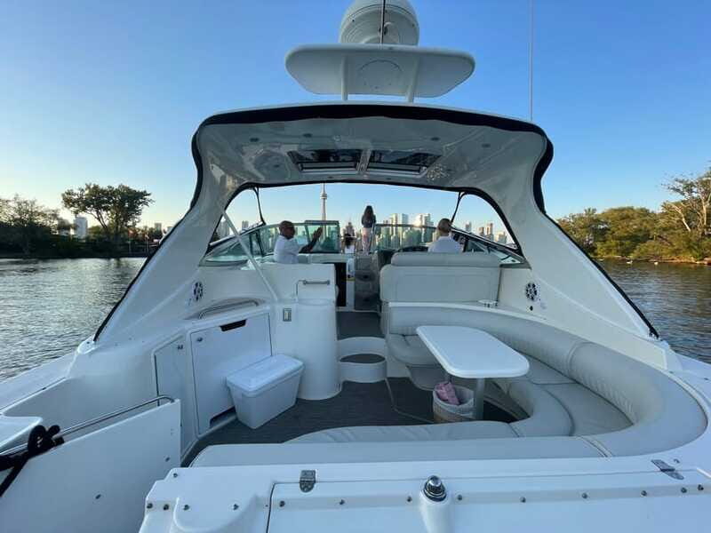 Toronto: Private Luxury Yacht Sightseeing Cruise & Prosecco - FAQ