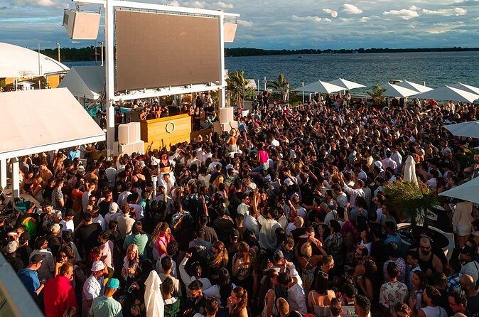 Toronto VIP Luxury Living Tours - Who Should Consider This Tour?