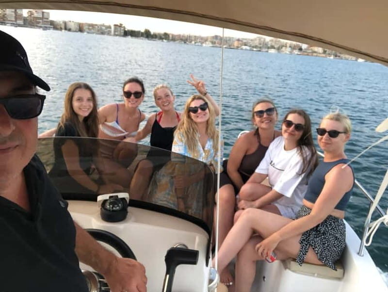 Torrevieja: Private Boat Tour with Skipper for Groups. - A Close Look at the Experience