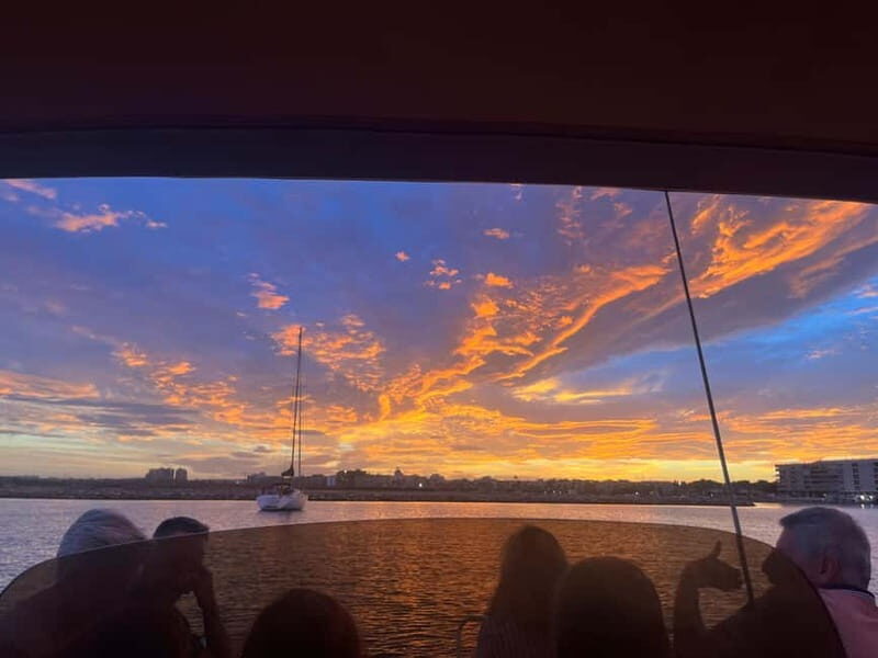 Torrevieja: Private Sunset Boat Tour with Cava - Key Points