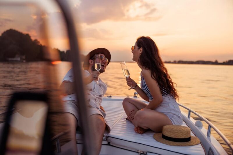 Torrevieja: Sunset onboard + Cava Cup - A Closer Look at the Experience