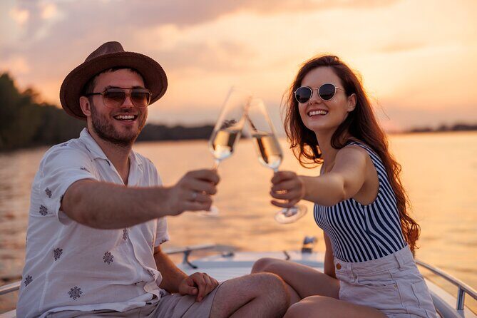 Torrevieja: Sunset onboard Exclusive Boat + Cava - Practical Tips for Your Sunset Cruise