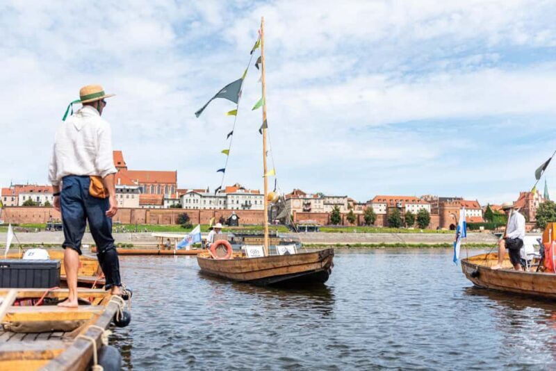 Toru: Scenic Cruise on a Traditional Vistula Wooden Boat - A Detailed Look at the Vistula Wooden Boat Cruise