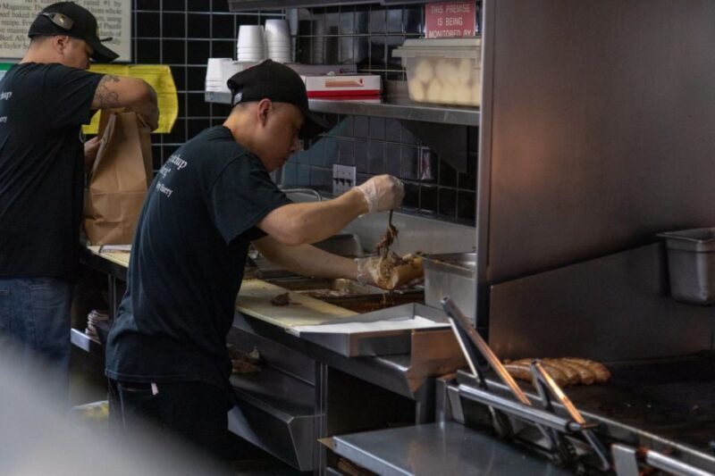 Total Chicago: Food, History and Architecture Tour - A Deep Dive into the Chicago Experience