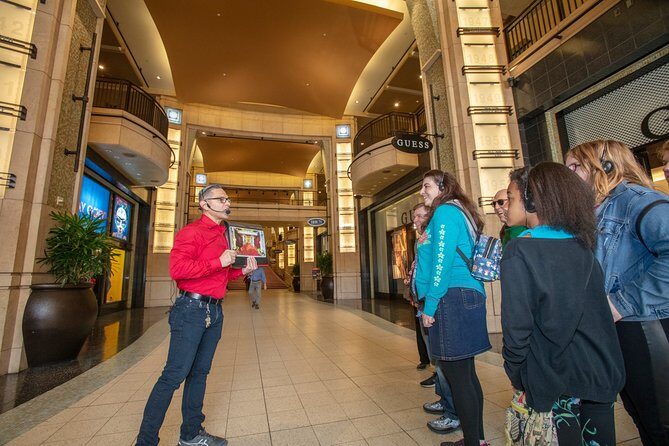 Total Hollywood Experience with Walk of Fame and Celebrity Homes Tour - An In-Depth Look at the Tour Experience
