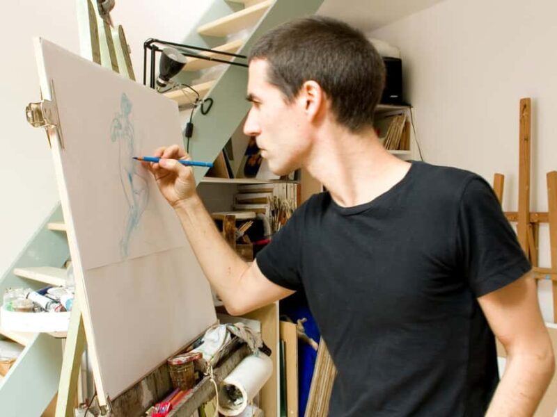 Toulouse: get drawn by an artist - Key Points