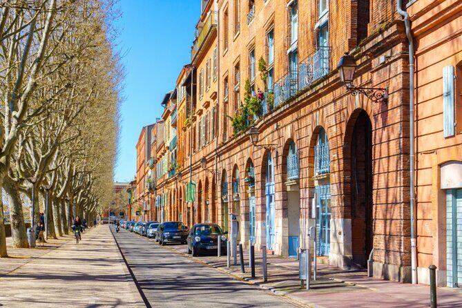 Toulouse Old Town Treasure Exploration Game and Tour - Detailed Breakdown of the Itinerary