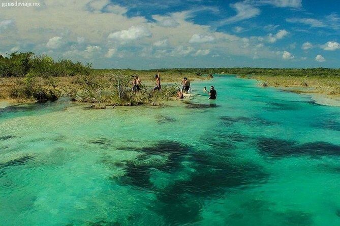 Tour Bacalar - Cenote Azul & MarMol Club with Kayaks from Cancún - Key Points