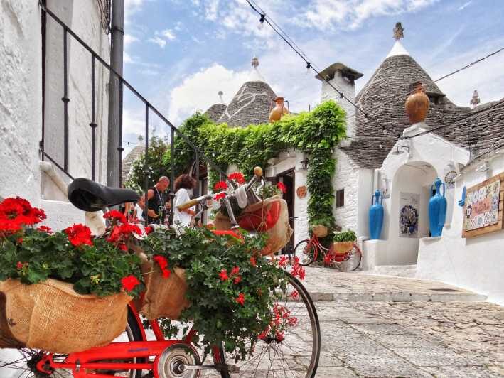 Tour di Alberobello e Matera in bus privato da Bari - Exploring Alberobello: The Trulli Town