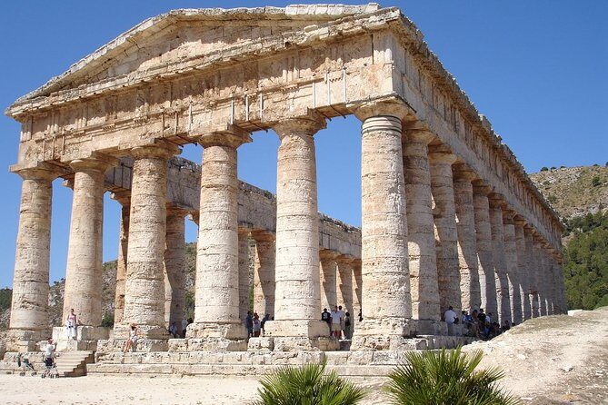 Tour Erice & Segesta - Tasting Sicilian Cannoli and Local Products