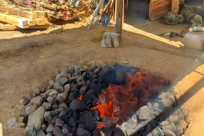 Tour in Oaxaca Monte Alban Mezcal Alebrijes and Barro Negro - Final Stop: San Bartolo Coyotepec’s Black Clay Workshop