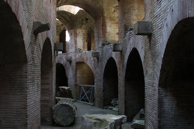 Tour in the ruins of Pozzuoli with an archaeolgist. - Key Points