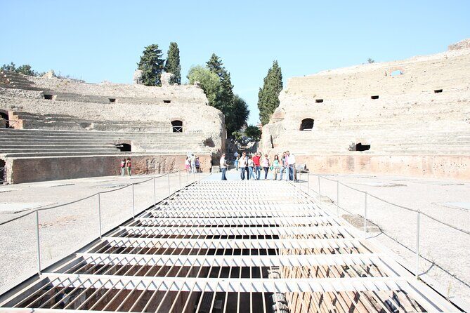 Tour in the ruins of Pozzuoli with an archaeolgist. - FAQs