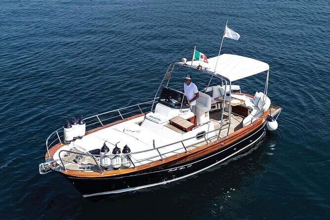 Tour La Dolce Vita stops for swimming, Snorkeling and Prosecco - Key Points