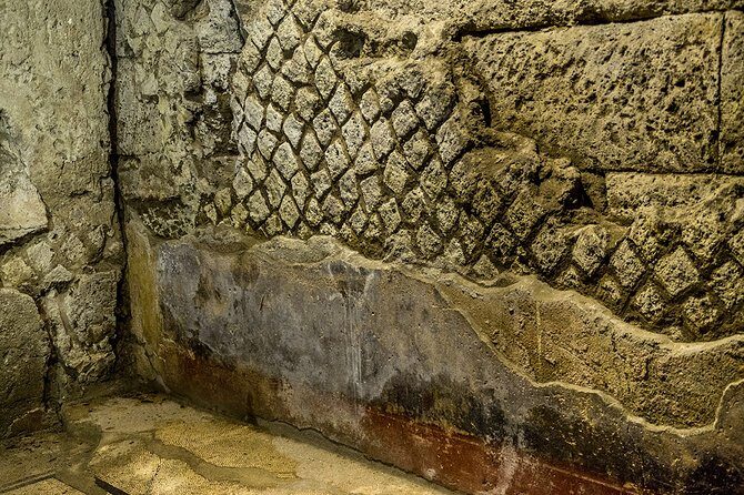 Tour Naples Historical Center and Underground Naples - What to Expect from the Experience
