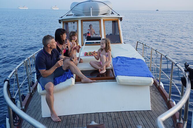 Tour of Apericena at Sunset and Dinner on Boat - Exploring the Islands of Tino and Tinetto
