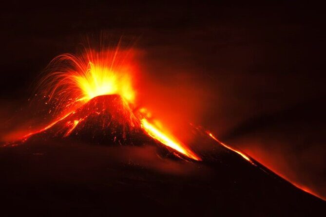 Tour of Etna on foot, food and wine tasting in the Etna winery - The Itinerary in Detail
