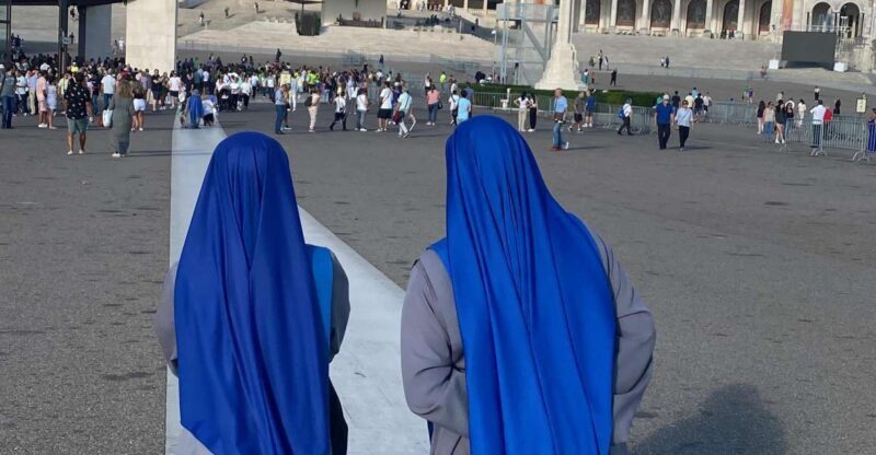 Tour of Fátima; And Nazaré, a small village with giant waves - In-Depth: What Makes This Tour Stand Out?