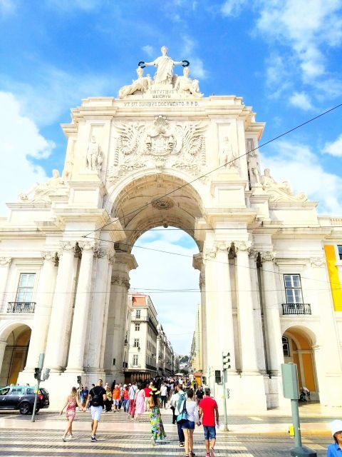 Tour of Lisbon monuments and viewpoints 4 hours - Frequently Asked Questions