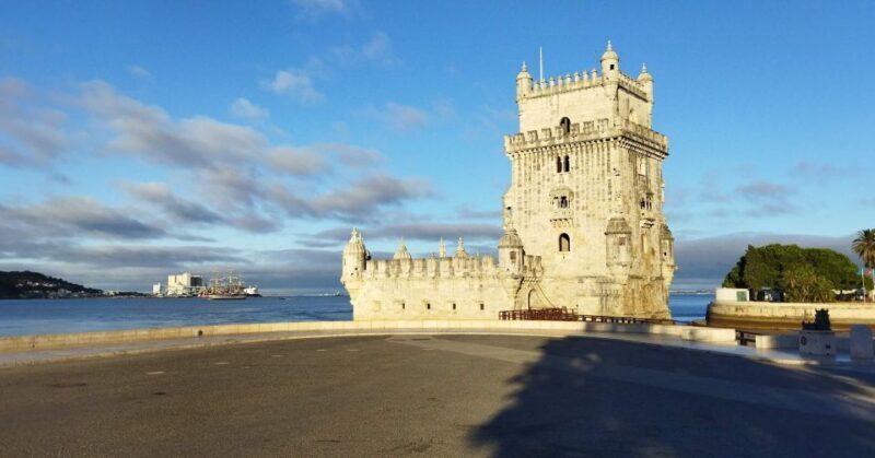Tour of Lisbon monuments and viewpoints - Embracing Lisbon’s City Center & Views