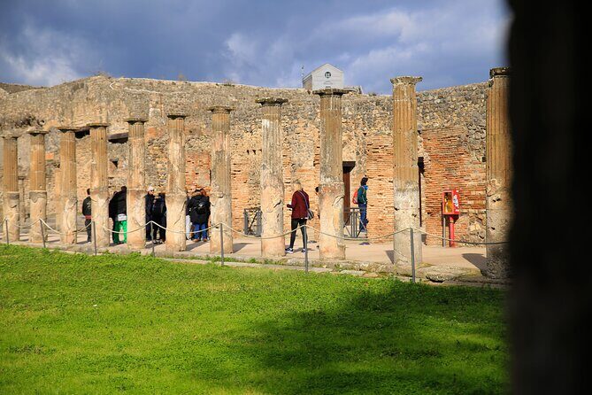 Tour of Pompeii with Skip the Line Tickets & Exclusive Guide - Analyzing the Value: Is It Worth the Price?