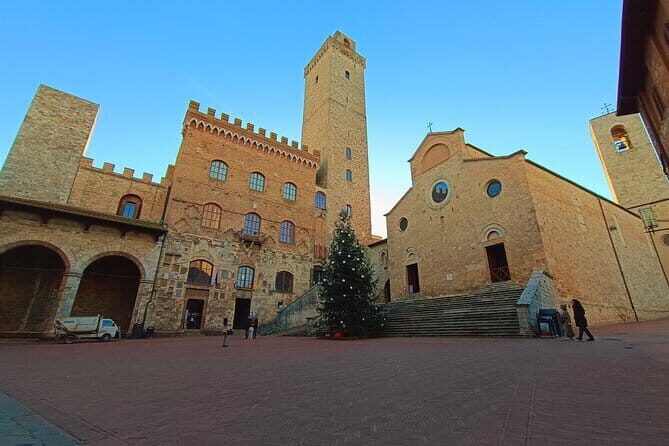 Tour of San Gimignano and Private Wine Experience in Chianti - Key Points