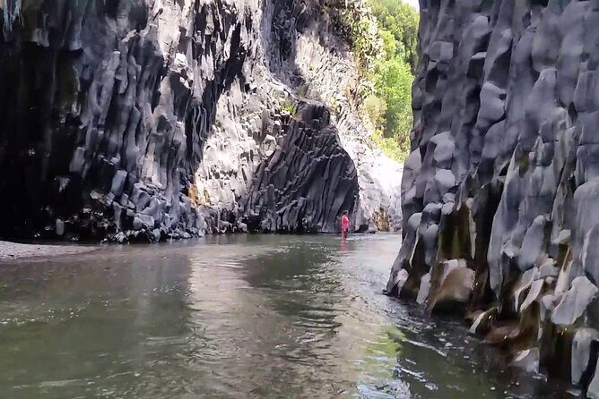 Tour of the Etna cellars, typical lunch and wine tasting - FAQs