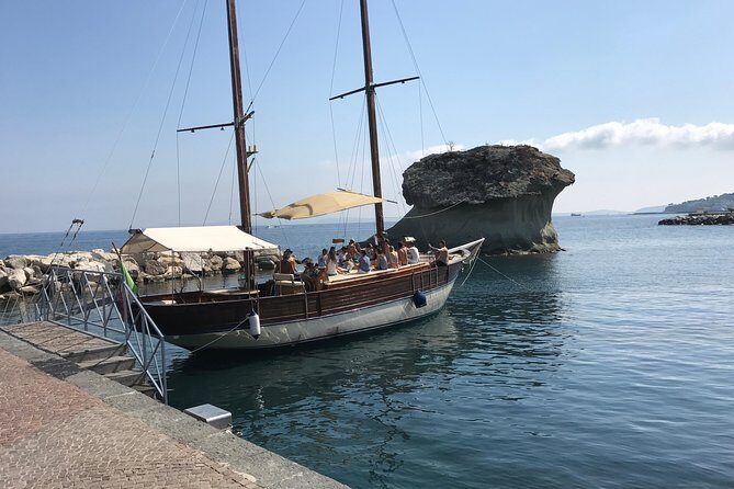 Tour of the island of Ischia in schooner - An In-Depth Look at the Ischia Schooner Tour