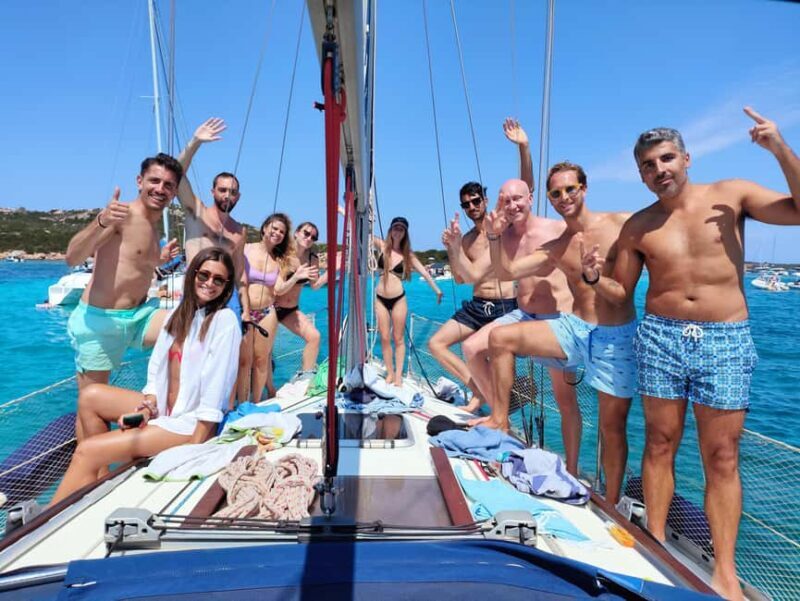 Tour of the islands of the archipelago with lunch and drinks - Wrapping It Up