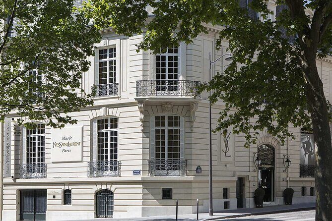 Tour of the Musée Yves Saint Laurent Paris - Key Points