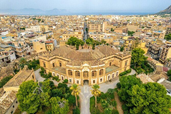 Tour of Villa Palagonia and Street Food itinerary in Bagheria - Discovering the Charm of Bagheria: Villa Palagonia and Street Food Tour Review
