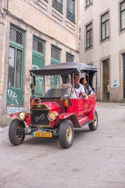 Tour Porto: Classic Car + A Toast with Port Wine - FAQ