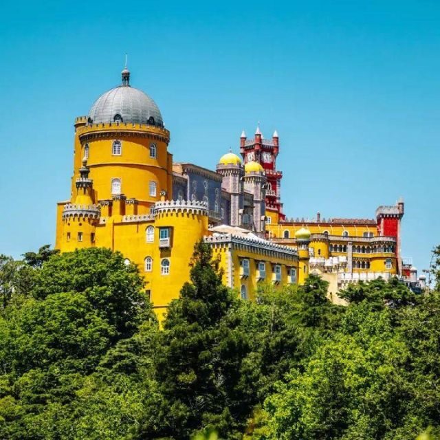 Tour Sintra - Castles and visit to the shore - A Closer Look at the Sintra & Shore Private Tour