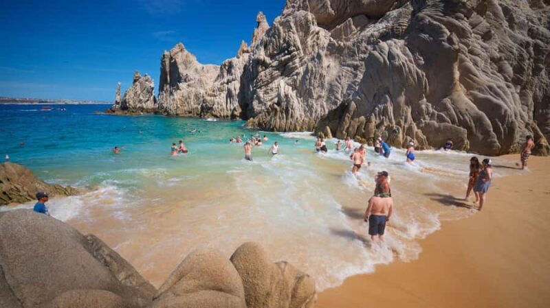 Tour the Arch of Cabo San Lucas and head down to Playa del Amor - An In-Depth Look at the Cabo San Lucas Boat Tour